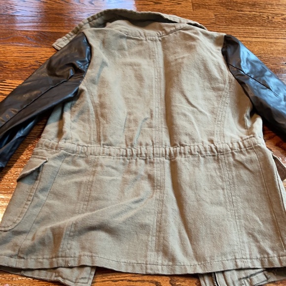 Army Green Ellison Apparel Small Jacket - Picture 7 of 8